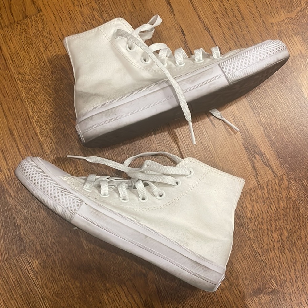 Rare Chuck Taylor All Star Canvas High Tops - Picture 3 of 5
